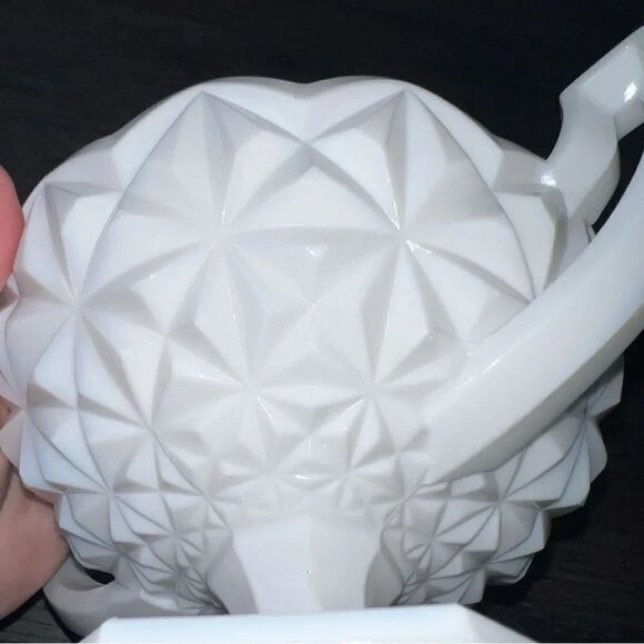 Vintage Tiffin-Franciscan Milk Glass Williamsburg Pedestal Bowl Scalloped Rim - Picture 6 of 6